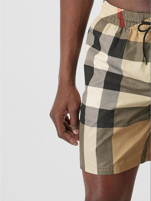 BURBERRY MEN SWIM SHORT